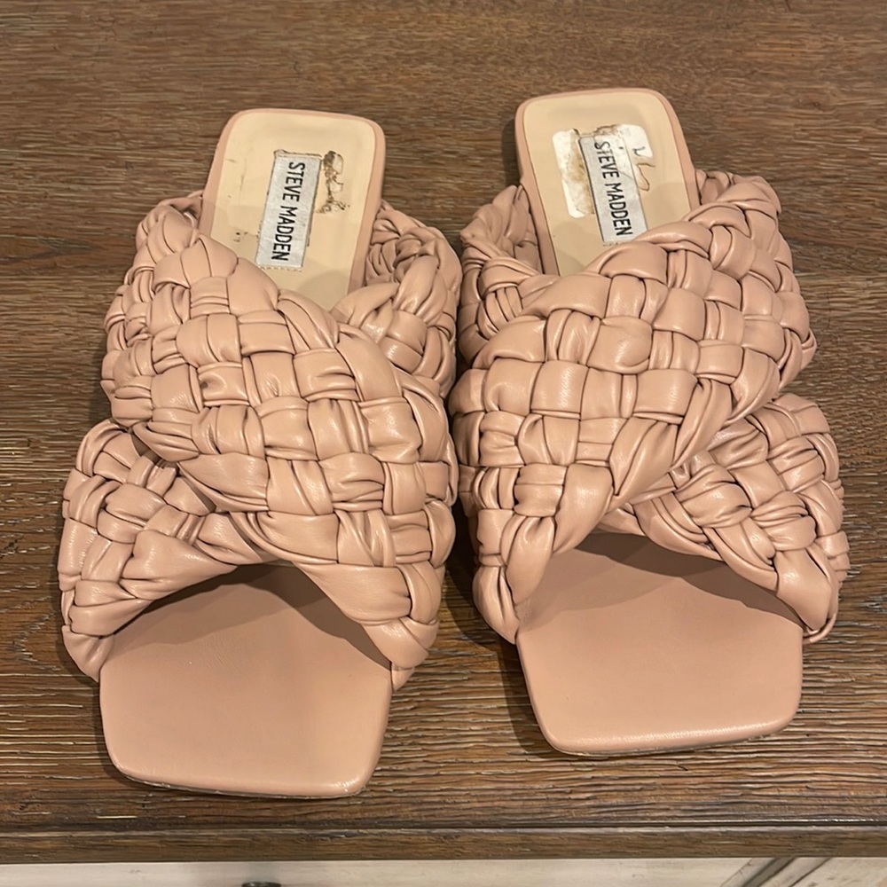 Steve Madden sandals (like new)